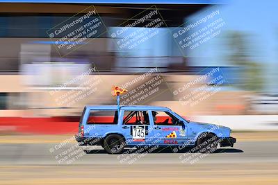 media/Sep-29-2024-24 Hours of Lemons (Sun) [[6a7c256ce3]]/StartFinish (245p-330p)/